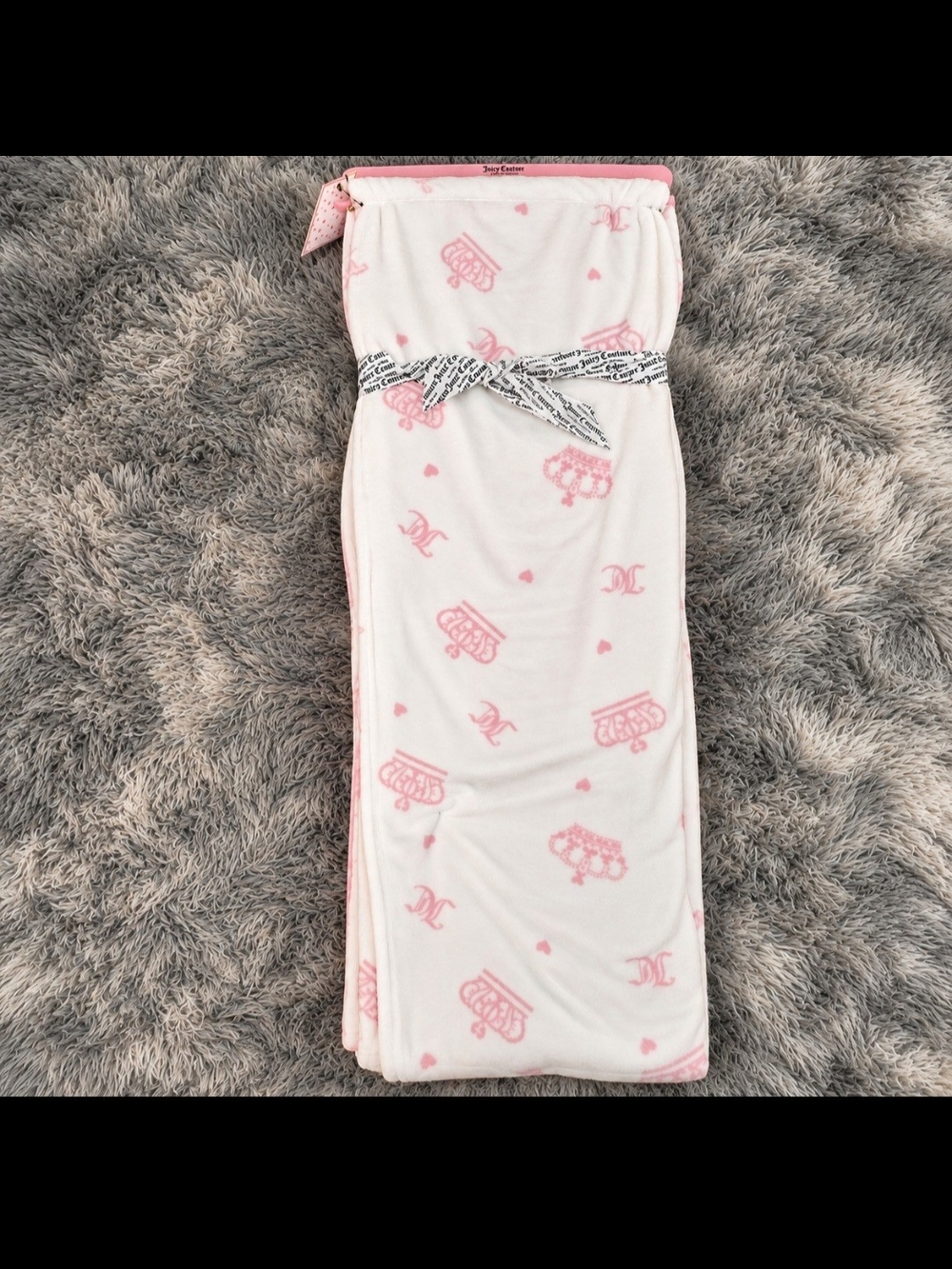 TWIN SIZE Juicy Couture Plush Blanket White With Pink Crowns